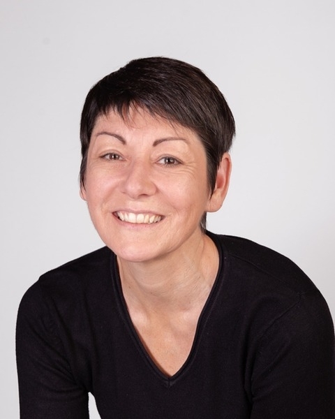 Anne_Papineau_Praticienne en amma assis